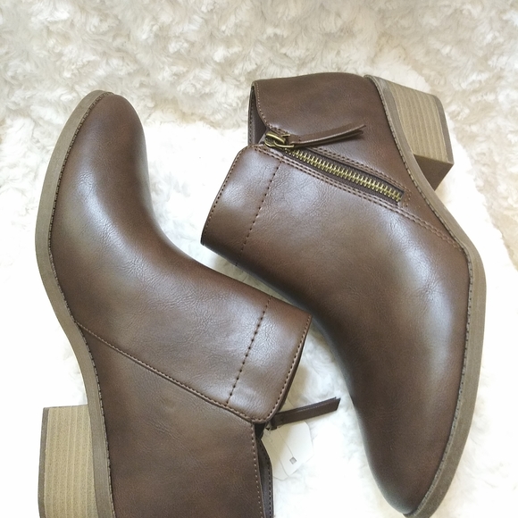 Time and True Brown Ankle Woman's Boots - Picture 1 of 9